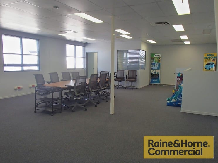 2a/5 Stockwell Place Archerfield QLD 4108 - Image 3