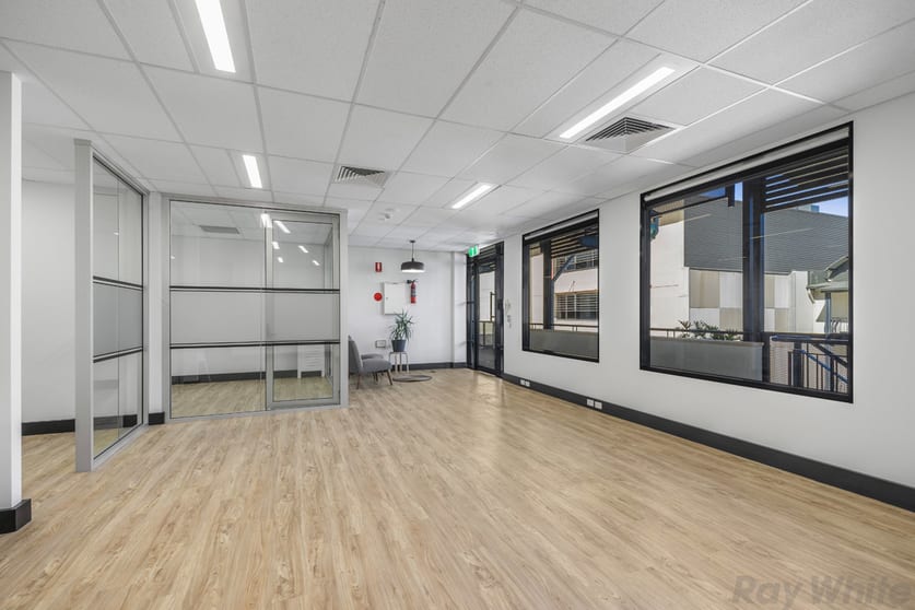 Click to view all images 17/14 Browning Street South Brisbane QLD 4101 - Image 3