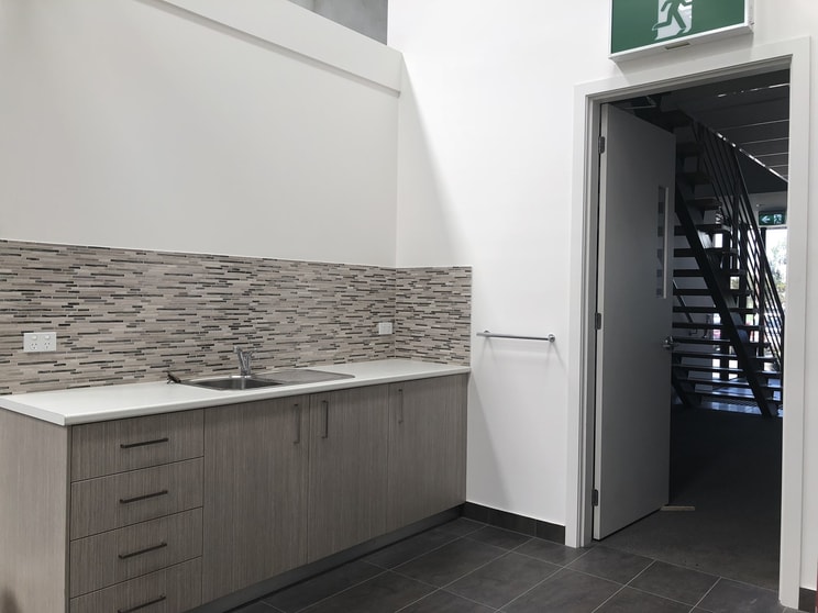 Click to view all images 71 Watt Road Mornington VIC 3931 - Image 2