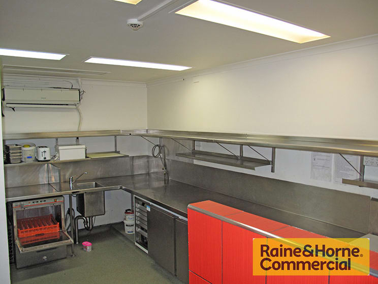 Click to view all images 2/34 Coonan Street Indooroopilly QLD 4068 - Image 2
