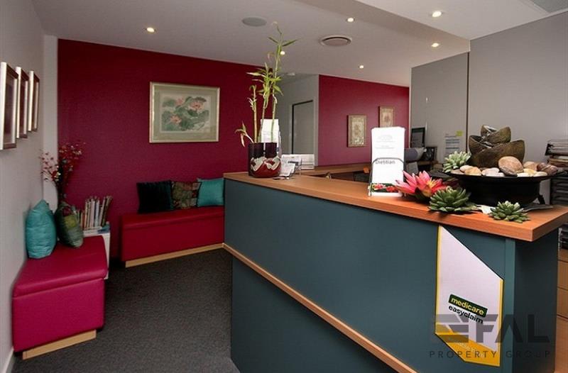 Click to view all images Unit 4/37 Station Road Indooroopilly QLD 4068 - Image 1