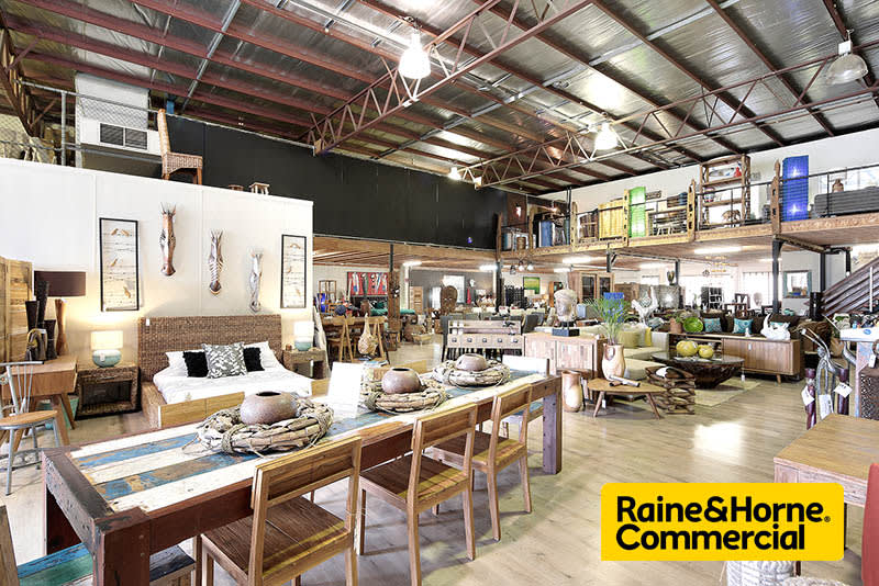 Click to view all images 2944 Logan Road Underwood QLD 4119 - Image 2
