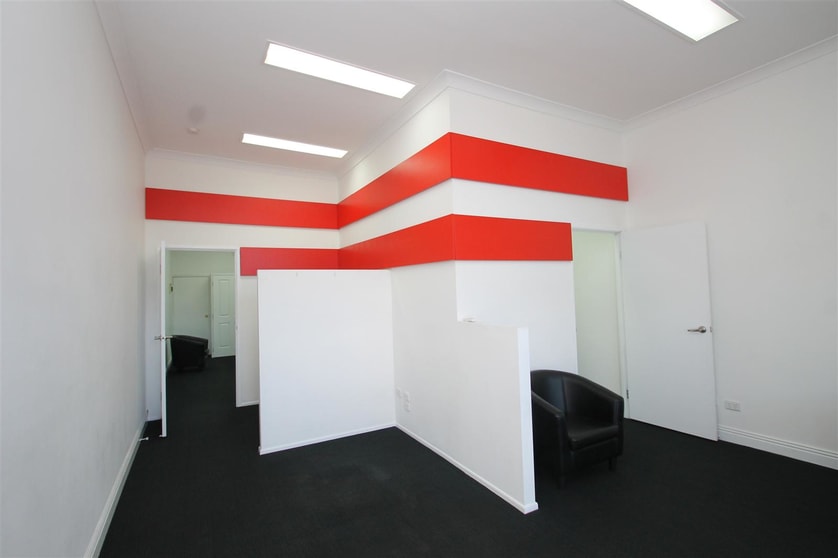 2/625 Ruthven Street Toowoomba QLD 4350 - Image 2