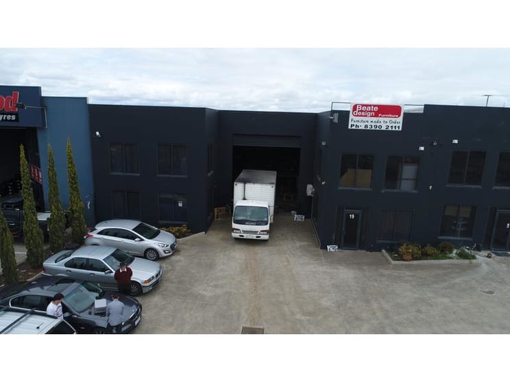 19 Westwood Drive Ravenhall VIC 3023 - Image 3