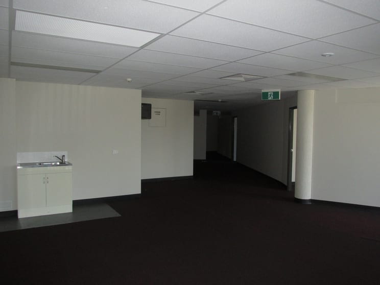 Click to view all images 9/19-21 Torquay Road Pialba QLD 4655 - Image 2