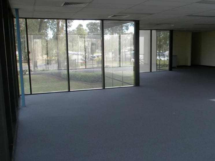 Click to view all images Smithfield NSW 2164 - Image 3