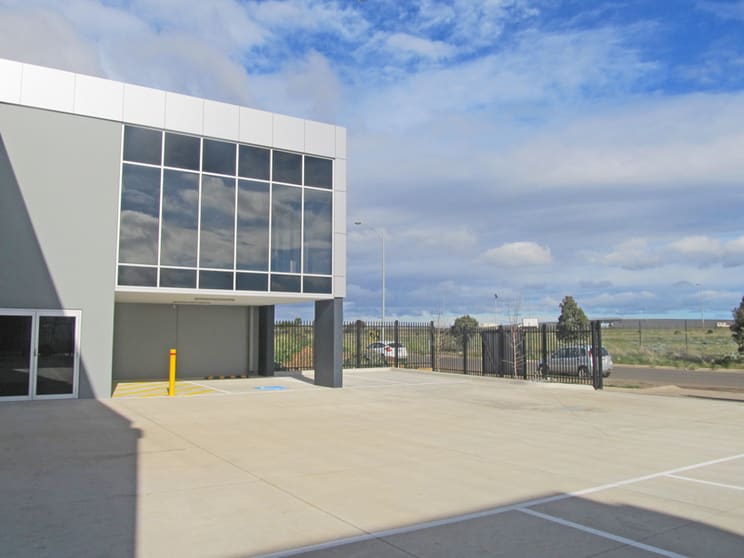 15 Katherine Drive Ravenhall VIC 3023 - Image 3