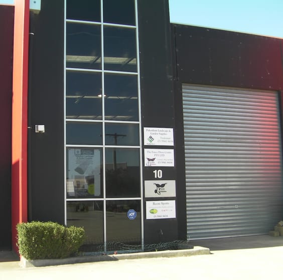 10/14-17 Hogan Court Pakenham VIC 3810 - Image 2