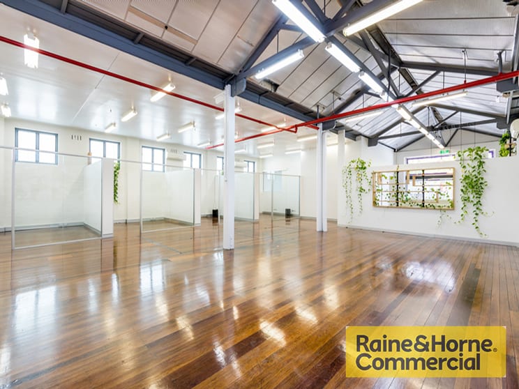 Click to view all images 2/34 Florence Street Newstead QLD 4006 - Image 3