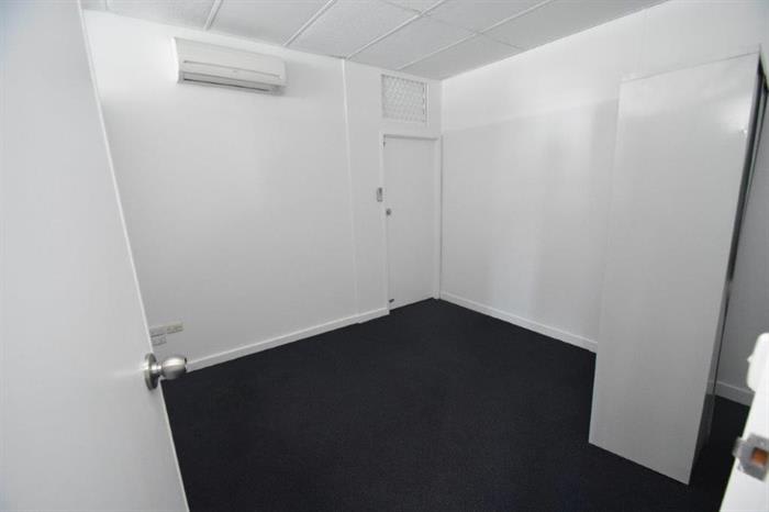 2/58 Blackwood Street Townsville City QLD 4810 - Image 3