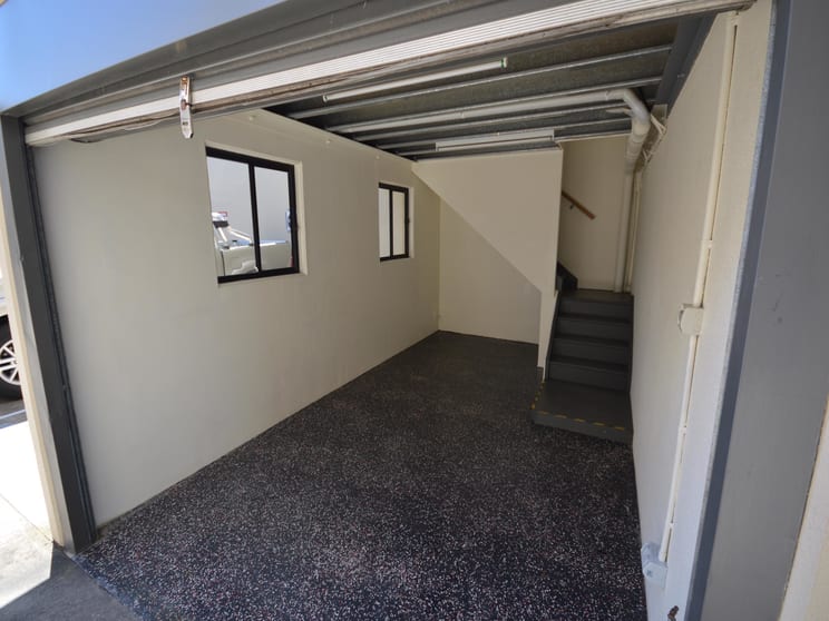 Click to view all images Currumbin Waters QLD 4223 - Image 1