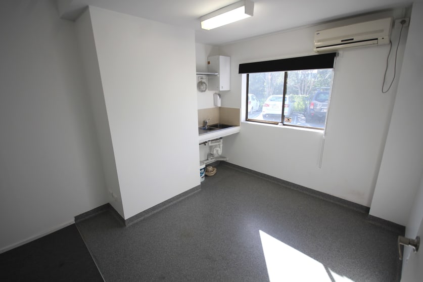 Click to view all images Unit 15/131 Old Pacific Highway Oxenford QLD 4210 - Image 3