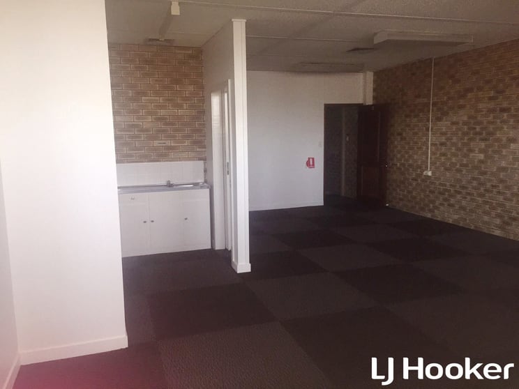 Click to view all images Level 1, Suite 3/3 Violet Street Redcliffe QLD 4020 - Image 2