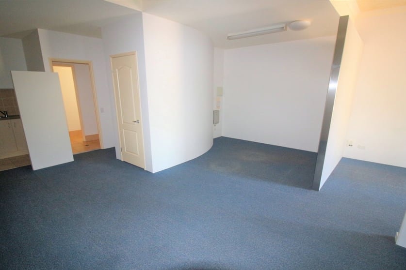 Click to view all images 6/492 Christine Ave Robina QLD 4226 - Image 2