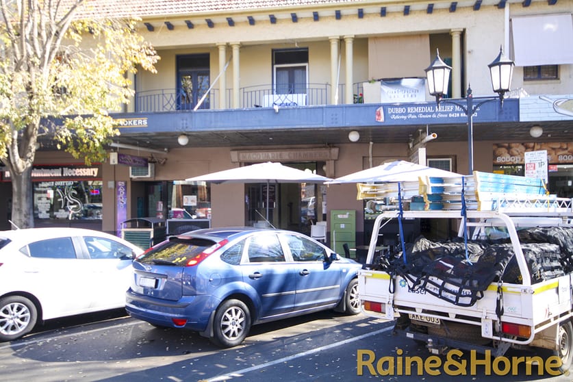 Click to view all images Room 18, 69-79 Macquarie Street Dubbo NSW 2830 - Image 1