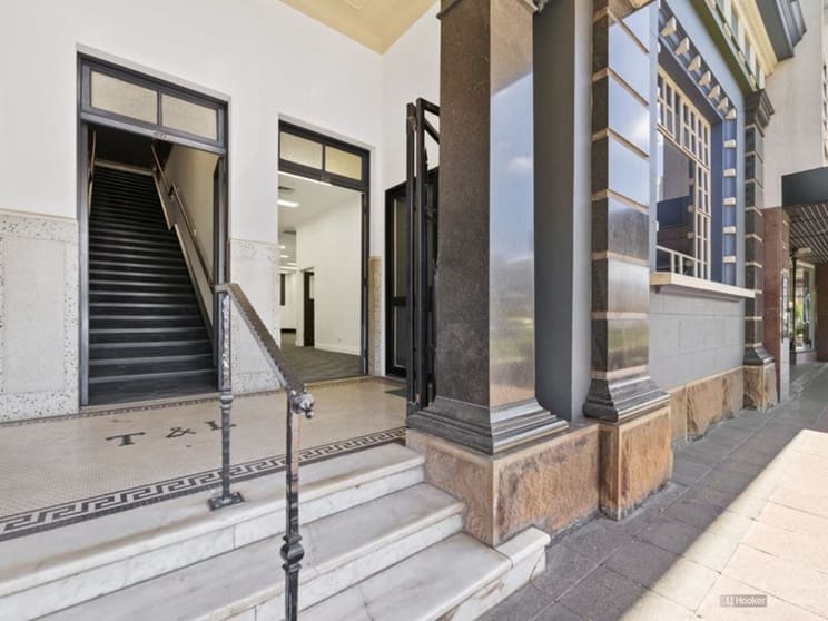 Click to view all images 152 Margaret Street Toowoomba QLD 4350 - Image 2