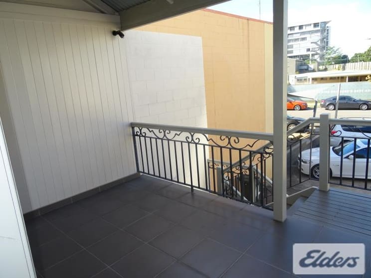 Click to view all images 4 Gordon Street Newstead QLD 4006 - Image 2