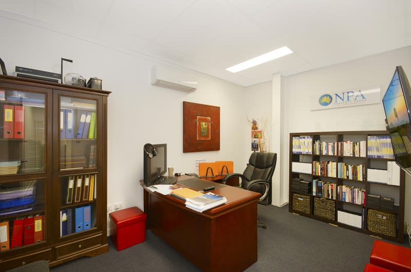 137 Ingham Road West End QLD 4810 - Image 2