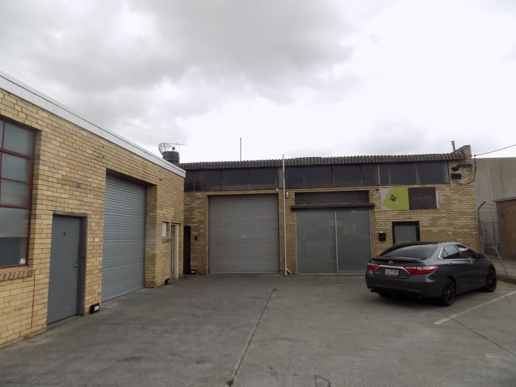 1/4 Kinwal Court Moorabbin VIC 3189 - Image 1