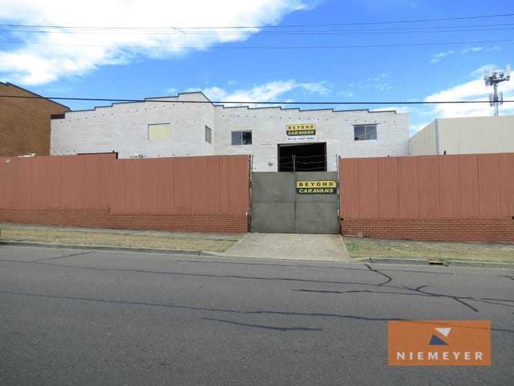 Click to view all images 118 Bungaree Road Pendle Hill NSW 2145 - Image 1