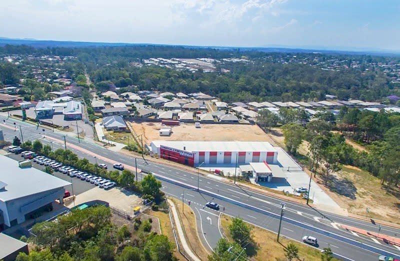 Click to view all images Unit 4/21 Middle Rd Hillcrest QLD 4118 - Image 1