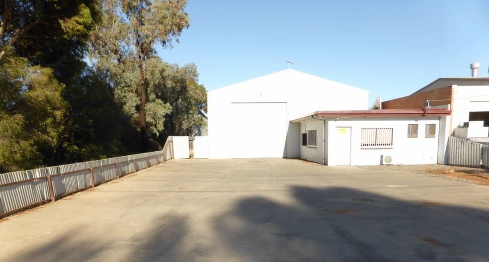Click to view all images 486 Benetook Avenue Mildura VIC 3500 - Image 2