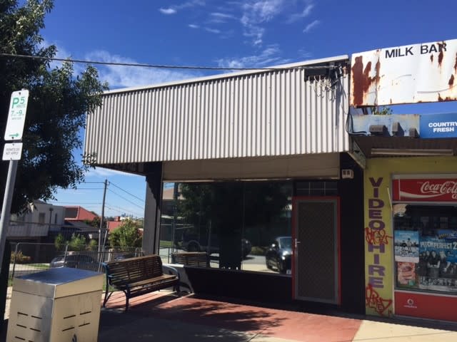 Click to view all images 25 Tilba Street Essendon VIC 3040 - Image 2