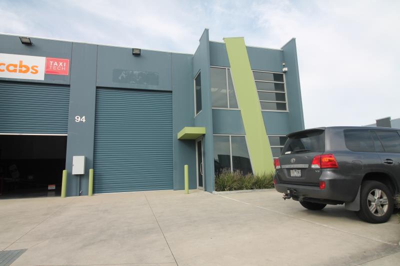 Click to view all images Unit 2/94 Frankston Gardens Drive Carrum Downs VIC 3201 - Image 1