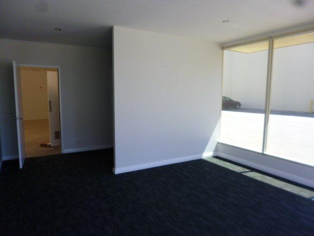 Click to view all images 5/21 Warman Street Neerabup WA 6031 - Image 3