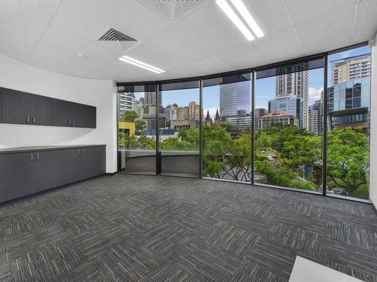 Click to view all images 160 Wharf Street Spring Hill QLD 4000 - Image 3