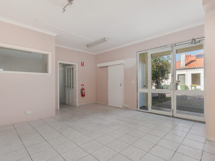 4/2A Peel Street Mandurah WA 6210 - Image 3
