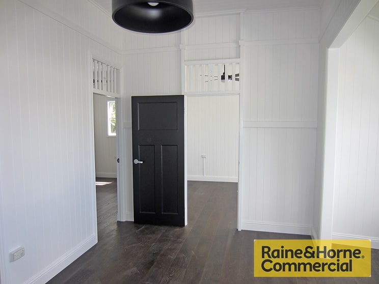 Click to view all images Clayfield QLD 4011 - Image 3
