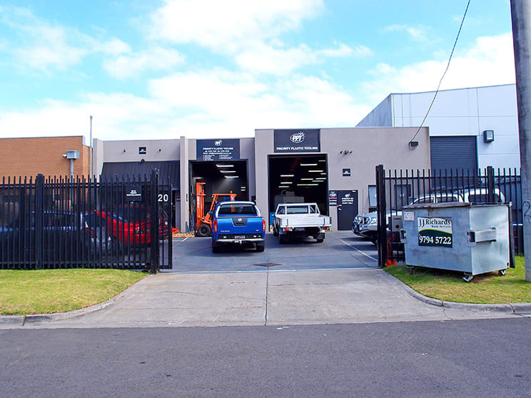 Click to view all images 20 Dunn Crescent Dandenong VIC 3175 - Image 1