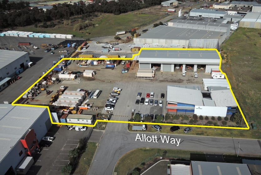 32 Allott Way Maddington WA 6109 - Image 1