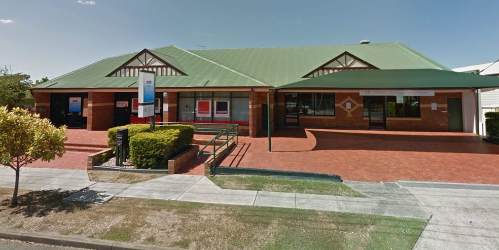 Click to view all images 2C/212 Bay Terrace Wynnum QLD 4178 - Image 2