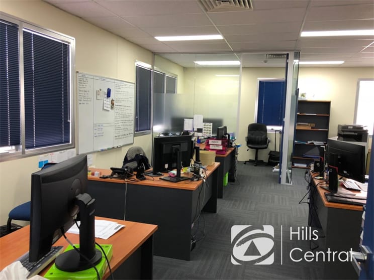 Click to view all images 1/10 Gladstone Road Castle Hill NSW 2154 - Image 2