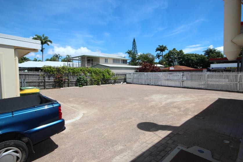 Click to view all images 169 Charters Towers Rd Hermit Park QLD 4812 - Image 2