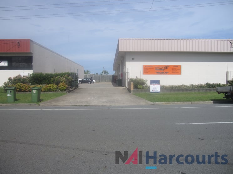 4/12 Ereton Drive Arundel QLD 4214 - Image 2