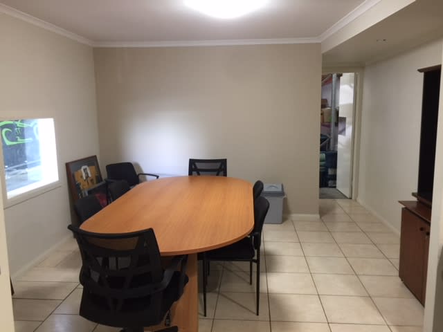 Click to view all images 4/103 Spencer Rd Carrara QLD 4211 - Image 2