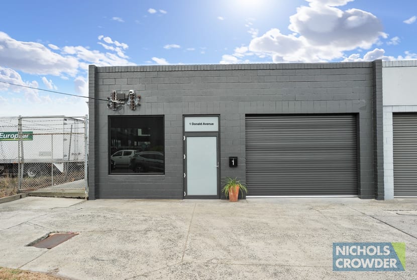 Click to view all images 1 Donald Avenue Frankston VIC 3199 - Image 1