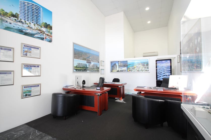Click to view all images Shop 4/3045 Surfers Paradise Boulevard Surfers Paradise QLD 4217 - Image 3
