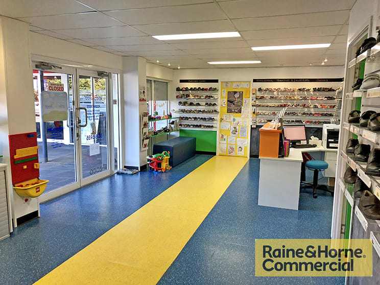 Click to view all images Kenmore QLD 4069 - Image 2