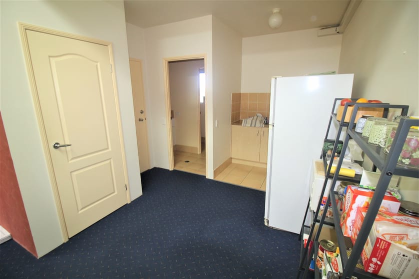 Click to view all images 3/492 Christine Avenue Robina QLD 4226 - Image 2