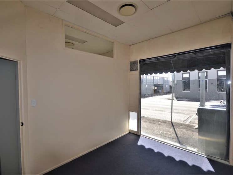 Shop 10/12 Russell Street Toowoomba City QLD 4350 - Image 2