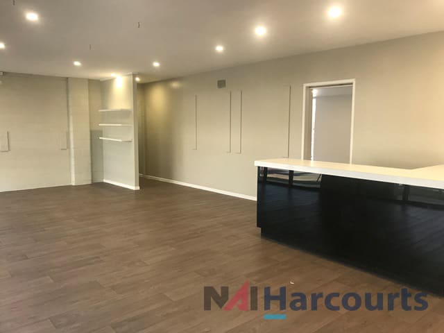 Click to view all images 4/7 Gateway Drive Biggera Waters QLD 4216 - Image 2