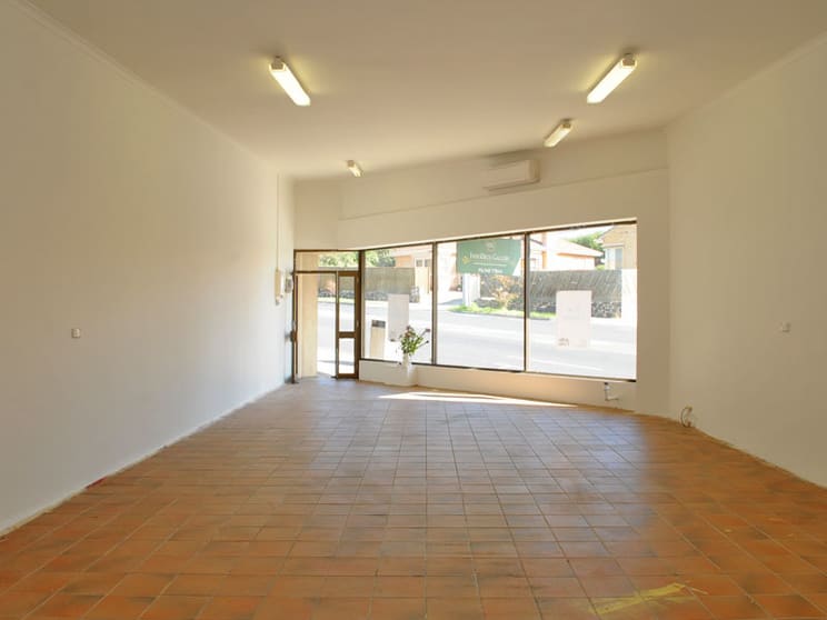 Click to view all images 258 Lower Plenty Road Rosanna VIC 3084 - Image 2