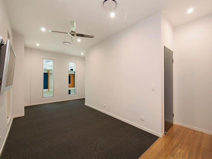 Click to view all images 7/176 Bluestone Cct Seventeen Mile Rocks QLD 4073 - Image 3