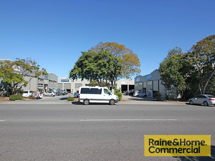 Click to view all images 4/471-477 Tufnell Road Banyo QLD 4014 - Image 3