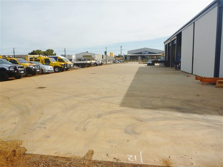 322 Place Road Wonthella WA 6530 - Image 3