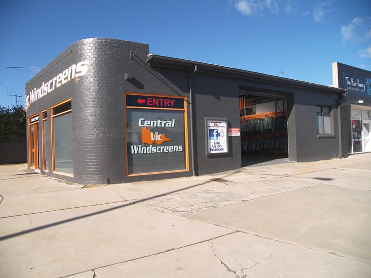 Click to view all images 2 Ellis Street Flora Hill VIC 3550 - Image 3